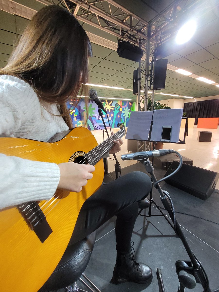 BeyondSkin's tweet photo. Great audience turn out and atmosphere tonight @ 2 Royal Avenue #Belfast. It was Sara's first gig since arriving in Northern Ireland. Joined by Ali and Billy an evening mix of popular and Iranian traditional music. Thanks to @ourbelfastmusic @ZeppoArts #UnescoCityofMusic https://t.co/oC3S3nBVBh