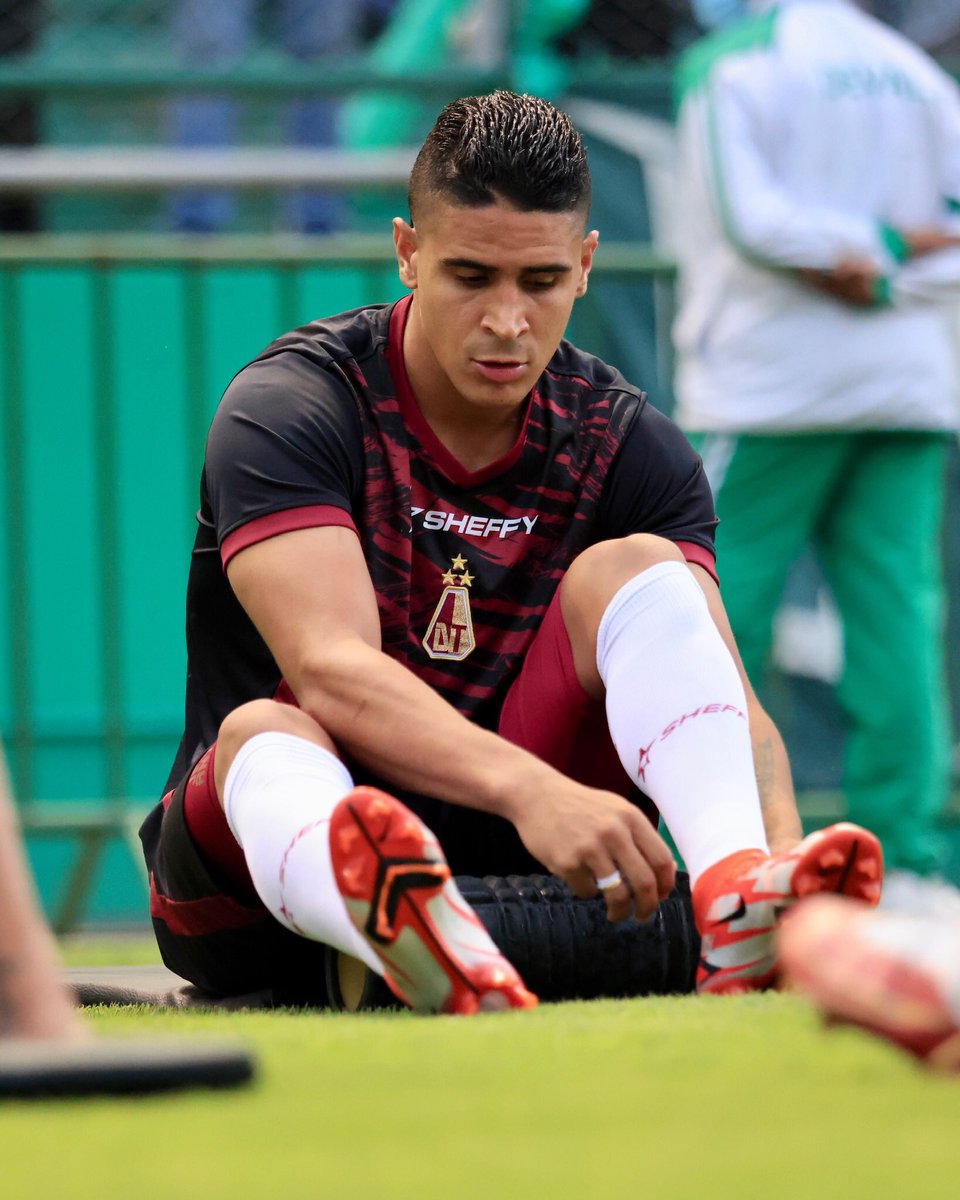 Entra en calor el VINOTINTO y ORO.