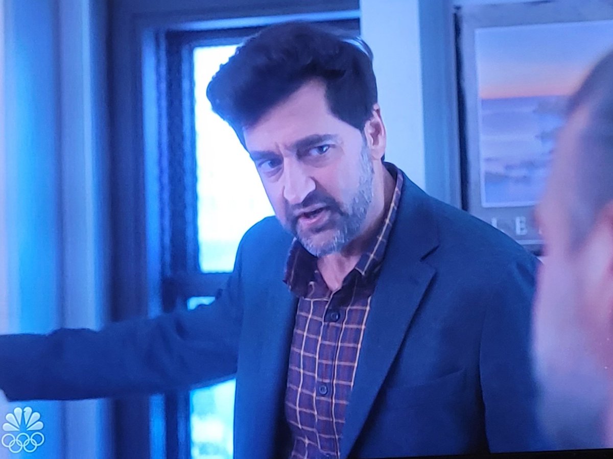 GruffFans's tweet photo. @donniekeshawarz @ForeverAlums @NBCNewAmsterdam I took some pics. What a tear-jerker of an episode. 😭 Donnie, you did an AMAZING job! Love seeing you do your thing! 😃 https://t.co/69gzB6I5wY