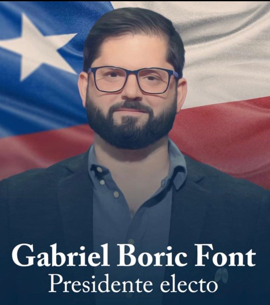lullacure's tweet photo. Me siento muy feliz. Estoy segura de que las y los profesores apoyaremos este gobierno para que se reduzcan las brechas sociales. 🌳👏
#BoricPresidentedeChile #Boric @gonzalowinter @gabrielboric https://t.co/XBLOjAg4j4