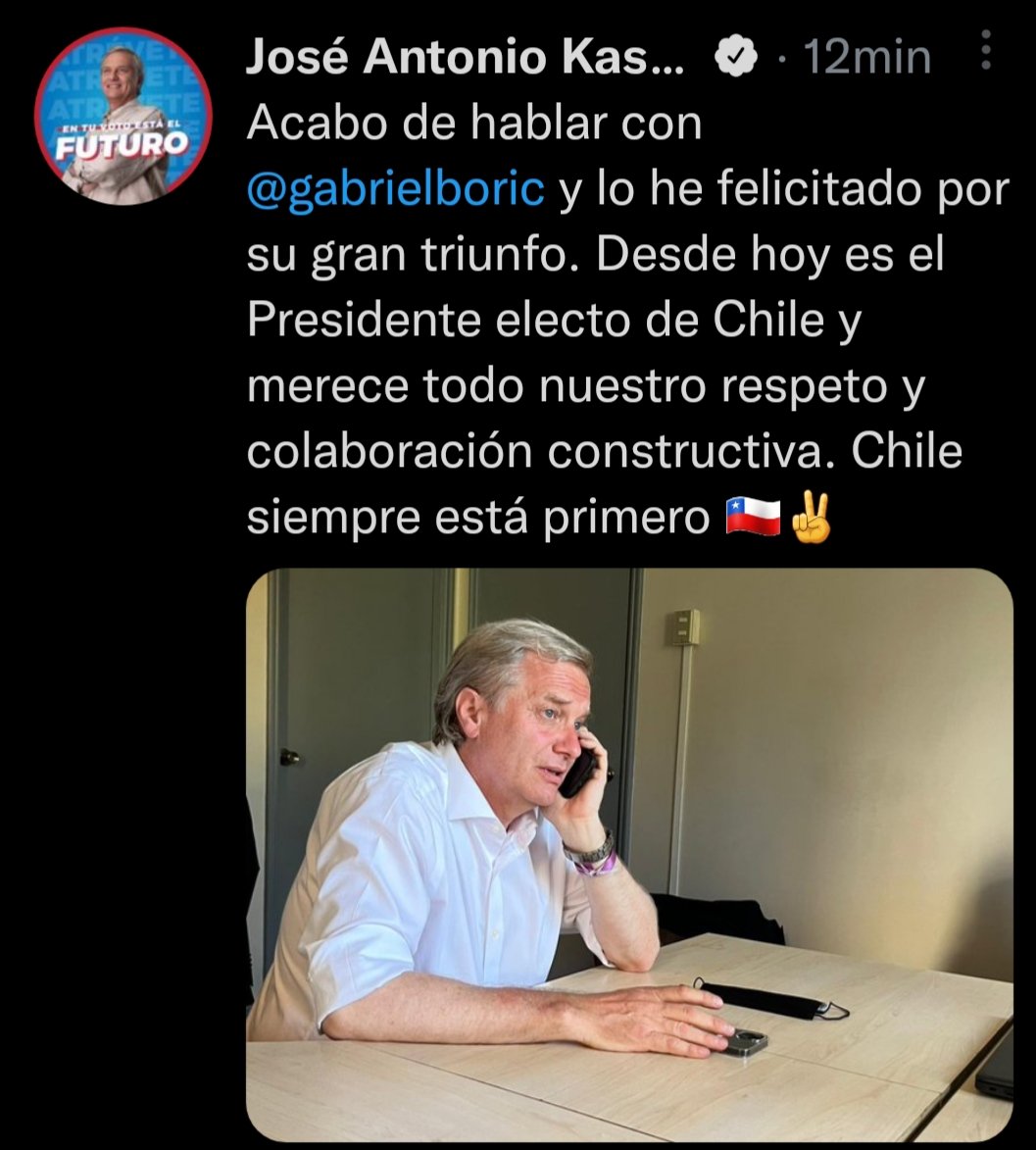 UPNoticiasok's tweet photo. 🔴 Gabriel #Boric es el nuevo Presidente de #Chile 🇨🇱 

El candidato de la Izquierda se impuso con el 55,2 % de los votos y Jose Kast de la derecha reconoció la derrota y felicitó a Boric

#ChileElige https://t.co/PbL9T5YDcl