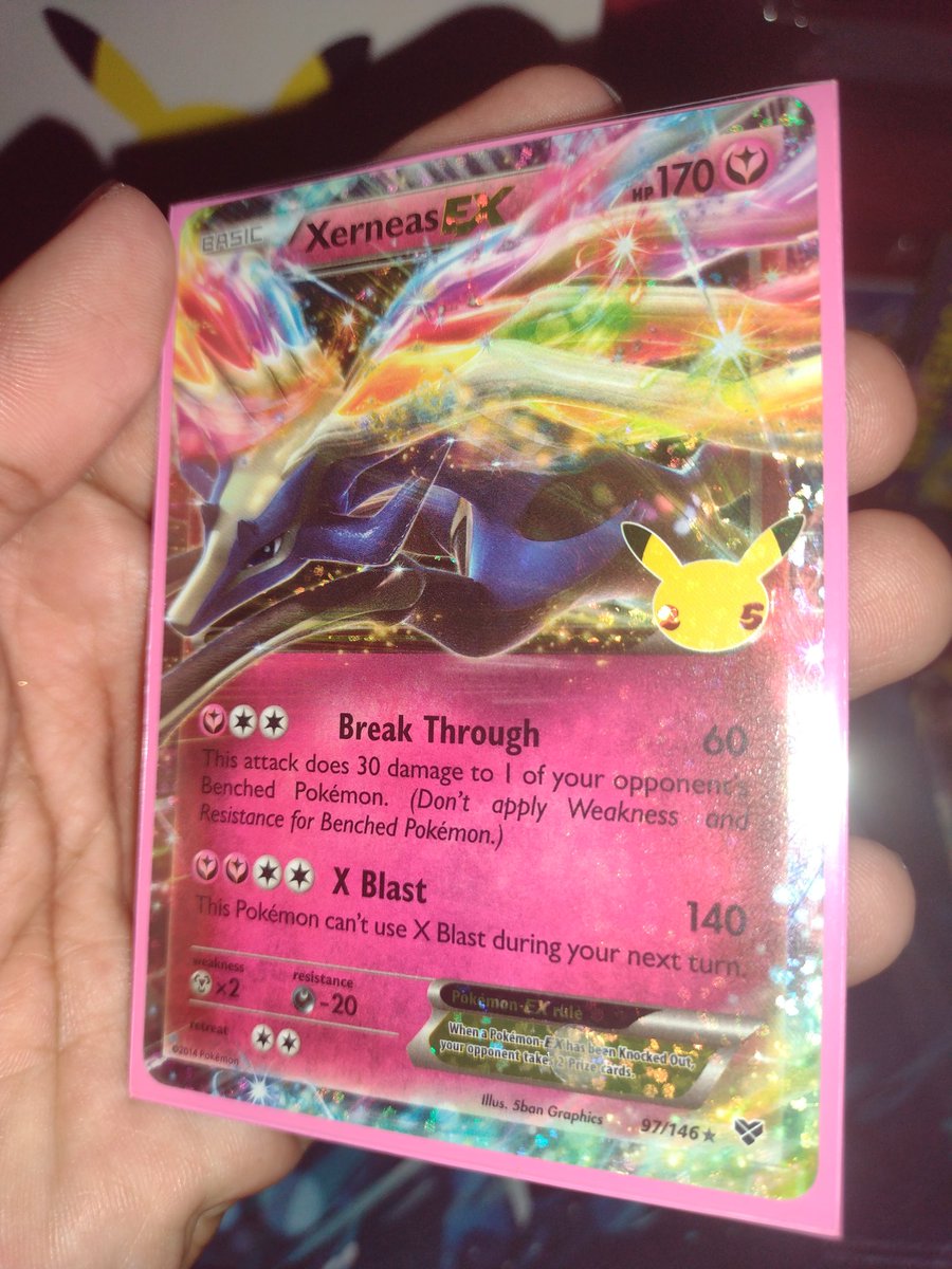 thetomcat_10's tweet photo. Pulls from today's Celebrations Treasure Chest! Thank you again @AwesomeAdamTV! 🤍💛🖤 #Pokémon #PokemonCelebrations #PokemonTCG #PokemonMerch #PokemonCommunity #PokemonFanatic #PokemonCards #Pokemon #HereComesTeamRocket #Xerneas #Venusaur https://t.co/0uXNTk9mhH