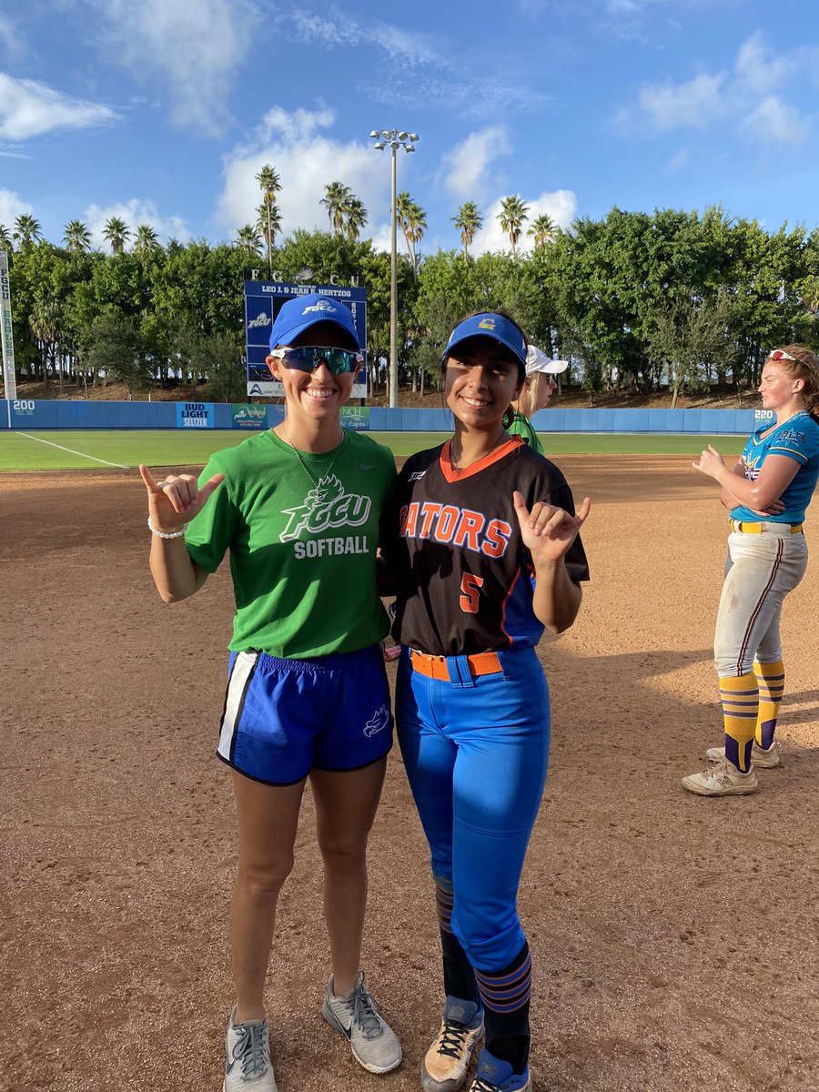 samtitzel2023's tweet photo. day two of camp was a success! thank you so much @FGCU_Softball and the coaching staff @FGCUSBDeiros @HansonMolls2 @nat_lopez3 for having me at camp, it was so much fun and i’m looking forward to coming back in January!  @jackson_gators @Los_Stuff @IHartFastpitch https://t.co/NbLrHv2urR