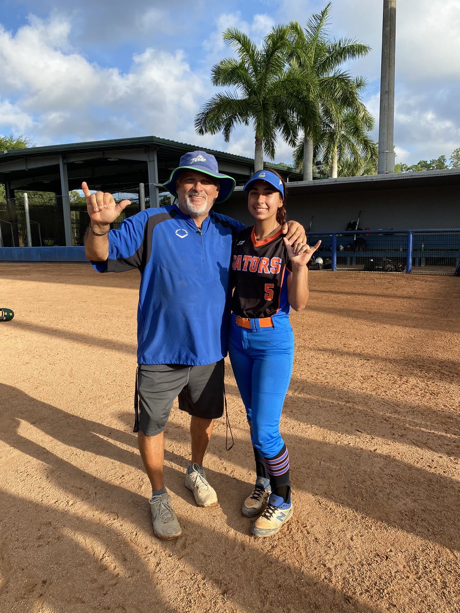 samtitzel2023's tweet photo. day two of camp was a success! thank you so much @FGCU_Softball and the coaching staff @FGCUSBDeiros @HansonMolls2 @nat_lopez3 for having me at camp, it was so much fun and i’m looking forward to coming back in January!  @jackson_gators @Los_Stuff @IHartFastpitch https://t.co/NbLrHv2urR