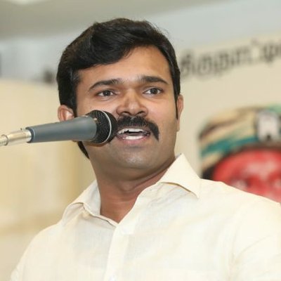 Aaruranjilt's tweet photo. காஞ்சிபுரம் காவல் நிலையத்தில் அண்ணா சாட்டை துரைமுருகன் இருக்கிறார்......❤️ https://t.co/hQM2vHNGVQ
