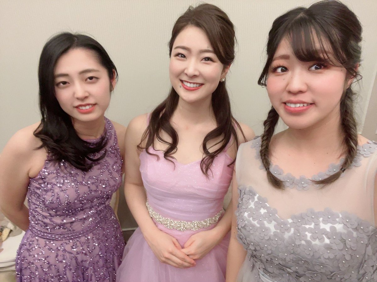 rinrin_va's tweet photo. 桐朋同期トリオでClosedでした🎄🤍
大学ぶり？の共演本当に楽しかったです！会場もクリスマスムードでワクワクしました🎅💭💭
ピアノトリオも楽しいなぁ〜〜
また一緒に出来ますように…！#TrioT https://t.co/OdvLswPjCZ
