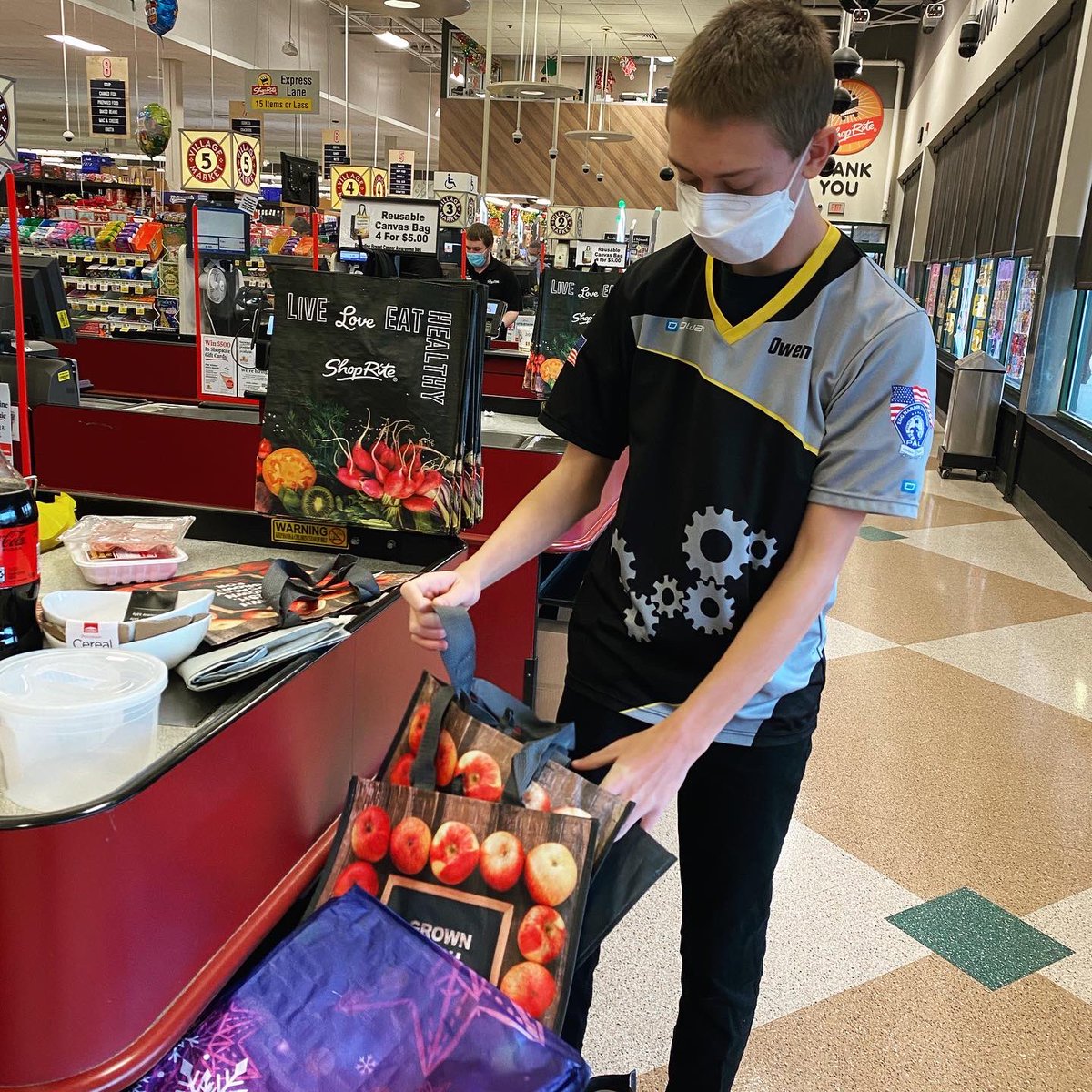 ShopRite Bagging Fundraiser 🤑

Members of our team spent the day collecting money at ShopRite in Somers Point. We made a good amount of money today and we appreciate everyone’s support!!

#fundraiser #robotics #ftc #firstrobotics #fun #engineering