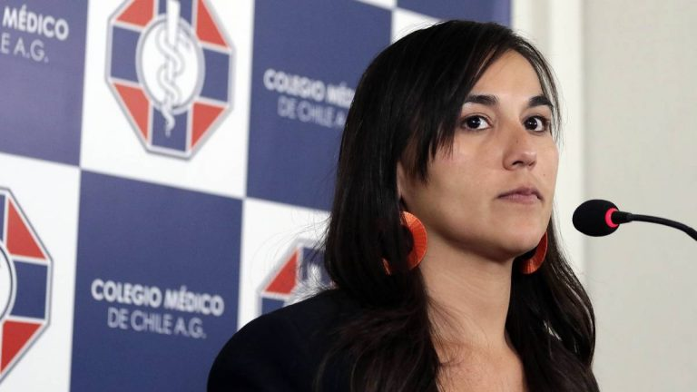 victorzamora's tweet photo. 📢Pocos saben que la jefa de campaña de Boric es la médica chilena Izkia Siches (@izkia) quien, hasta el 26/nov, era presidenta del col. médico. Dirigenta de "médicos sin marca", feminista, partidaria de la legalización del aborto y una figura muy respetada durante la pandemia. https://t.co/06DkYO0cW9
