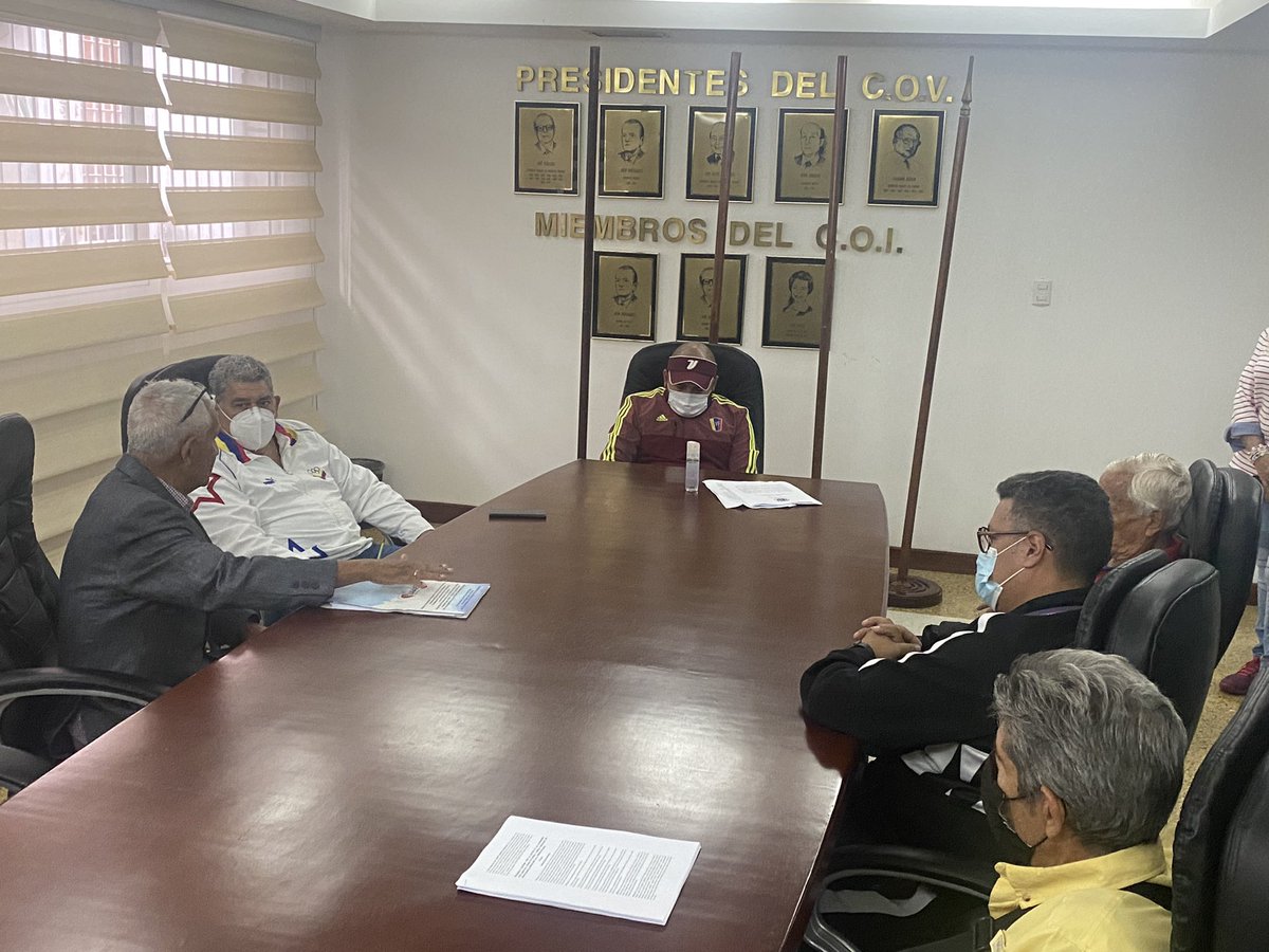 AmericaFocusXXI's tweet photo. #ULTIMAHORA Deporte Venezolano en vilo tras toma del Comité Olímpico Venezolano, carta olímpica no fue valorada y las ambiciones políticas de un grupo de gobierno desafían al COI #Venezuela @NicolasMaduro @OlympicCh_es https://t.co/w0zJ1Vihrz