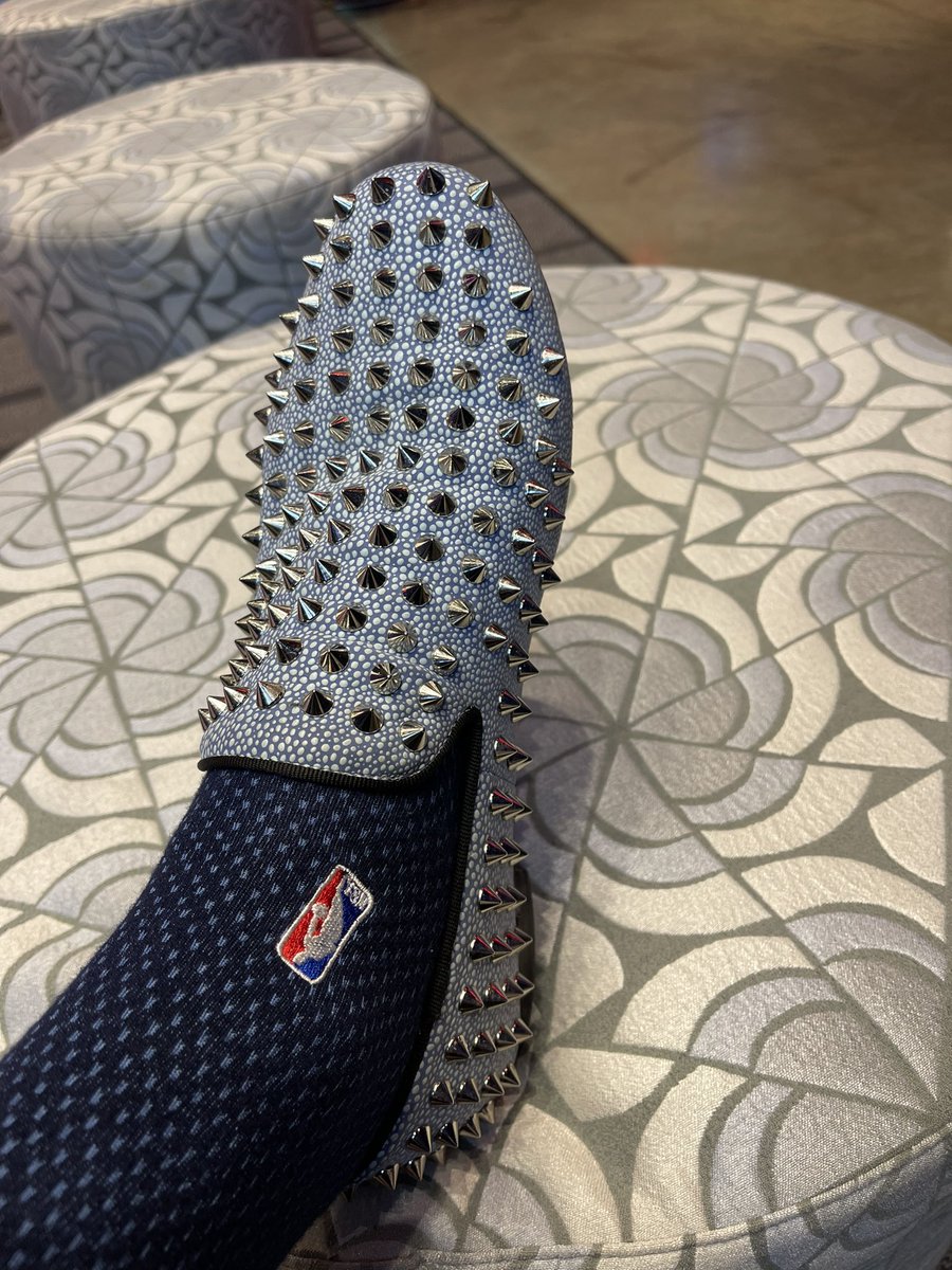 thefishnation's tweet photo. It’s Tip Time!
@memgrizz vs. @trailblazers 
On @GrizzOnBally 📺 
#GoGrizz 🐻 
#GrzNxtGen 🙅‍♂️
#GrindCity 
#SundayFunday 🤩 
#BowTieSunday 👔 
#Loobs 👞 https://t.co/HVlIac5Qt1