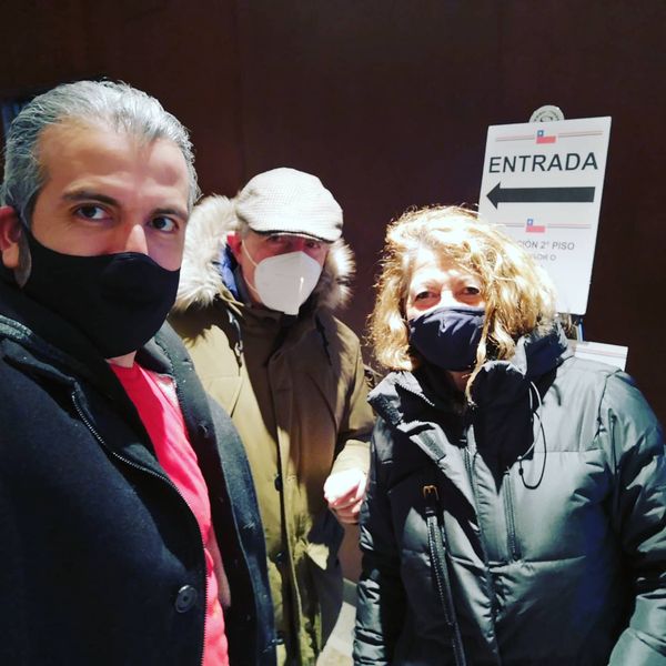pvivancoguzman's tweet photo. Sometimes a vote is important.
My family voted to stop fascist @joseantoniokast (whose dad was a Nazi) from taking power.
We voted @gabrielboric to make a more just Chile than when we left.
A fmr student leader will now lead the gov + a Mapuche leader rewriting the constitution. https://t.co/Jn67WzdO9s
