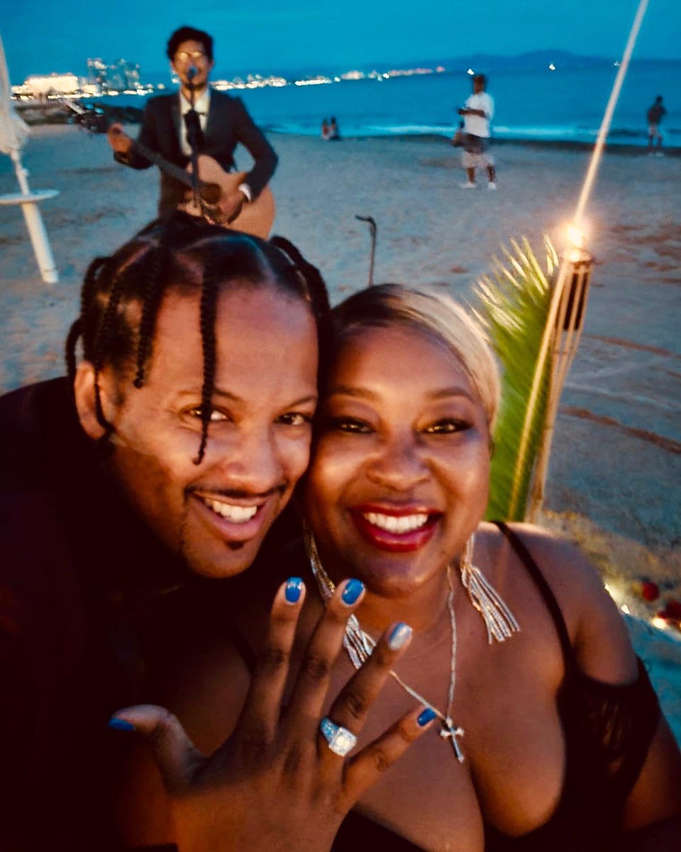 MiCSiNZent's tweet photo. She said yes! I love this woman to life! She is my sunshine and she is absolutely amazing! I can’t wait to spend the rest of my life together with this unbelievable lady! Shennel I will always love you! S+M=Forever https://t.co/RsbxcMLVYK