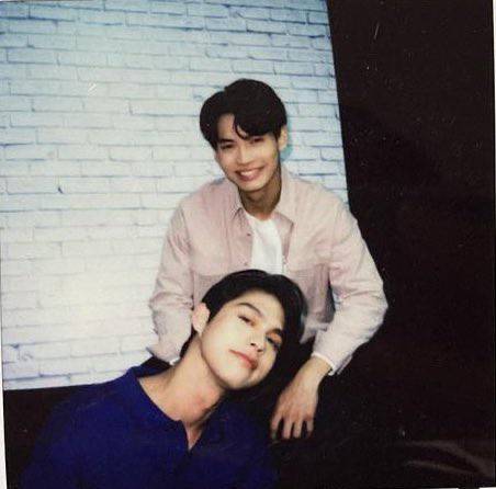 BrightWinPhoto's tweet photo. Good morning
พี่ไบร์ท @bbrightvc
น้องวิน @winmetawin
ขอให้เป็นวันที่ดี สดใส ทำงานให้สนุก จะหมดปีแล้ว ตั้งใจทำงานกันคร้า นึกถึงวันหยุดยาวๆแล้ว
ขอให้มีคนรักน้องๆเพิ่มขึ้นทุกวัน
#GoodmorningBrightWin https://t.co/lVYnBiW6Sd