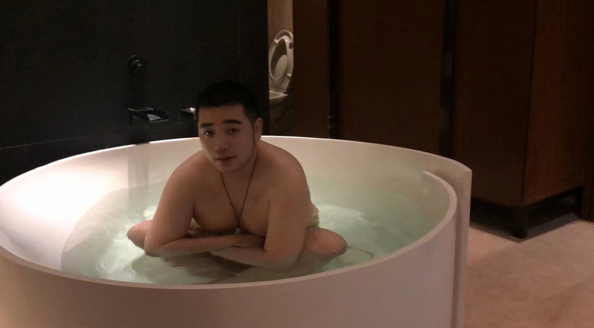 LRB20010725's tweet photo. 自己拍的😄
哈尔滨终于要解封了，有没有要一起约的，只要纯1！！！ https://t.co/61iY4ZdwKW