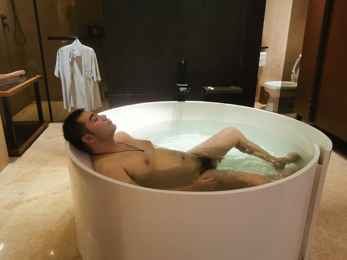 LRB20010725's tweet photo. 自己拍的😄
哈尔滨终于要解封了，有没有要一起约的，只要纯1！！！ https://t.co/61iY4ZdwKW