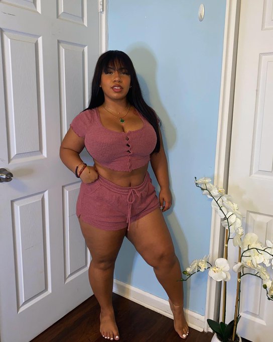 Lounging 🤍 https://t.co/tNtlwXrQSj