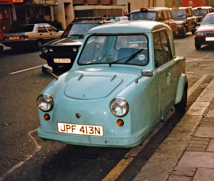 BritishHistorym's tweet photo. The Invacar, who can remember these? 😁

The Invacar (abbreviated from "invalid carriage") was a small single-seater microcar vehicle designed for use by disabled drivers, &amp; distributed for free in the UK. The last ones were made in 1977.

#Britishhistory #invacar https://t.co/rfnAgghI9l