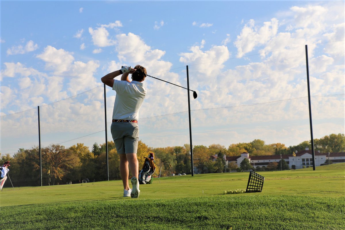 GopherMGolf's tweet photo. what’s that in the sky? 

 ☁️       ☁️          ⛅️        ☁️
    ☁️      ☀️           ☁️     
  ⛅️      Oh, It's just    ☀️
☀️      Alex Eickhoff's       ⛅️
  ⛅️    rocket of a shot  ☀️
☁️        ⛅️          ☁️ https://t.co/jewsIyE62l