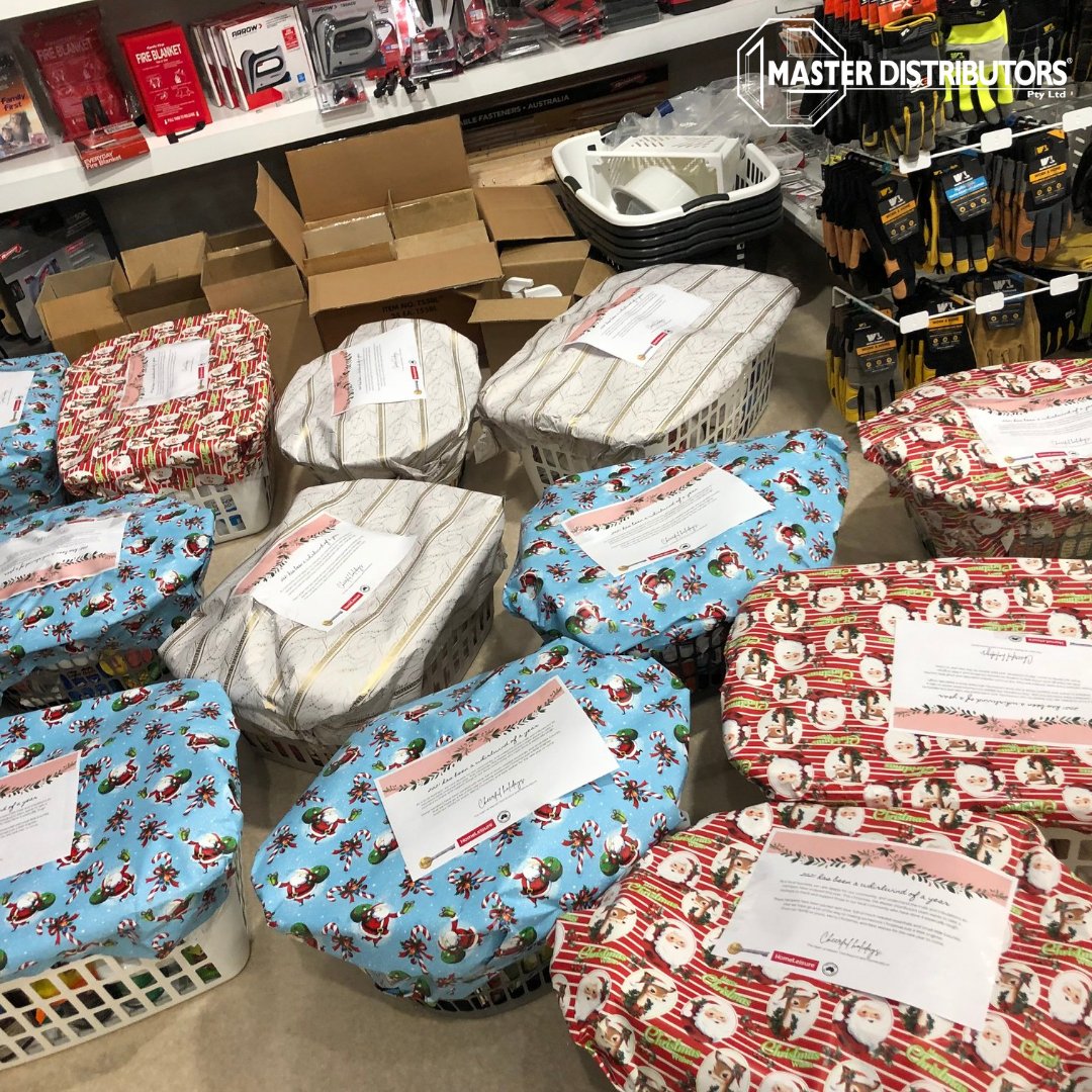 MDbrands's tweet photo. Christmas Hampers have been delivered to Dixon House Neighbourhood Centre, thank you to all that donated #donation #Christmas 
https://t.co/6t41t5q7GB https://t.co/DG3aj7EoMx