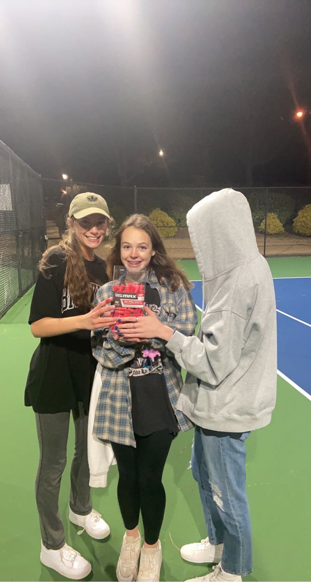 KurtsPimps's tweet photo. ⭐️💖GIVEAWAY TIME 💓⚡️
on this fine night, we are giving not only away our pride, our dignity, our winning streak, but also these bullets that we accidentally bought!!! Like this tweet to enter the giveaway https://t.co/AyCbMgUYSi