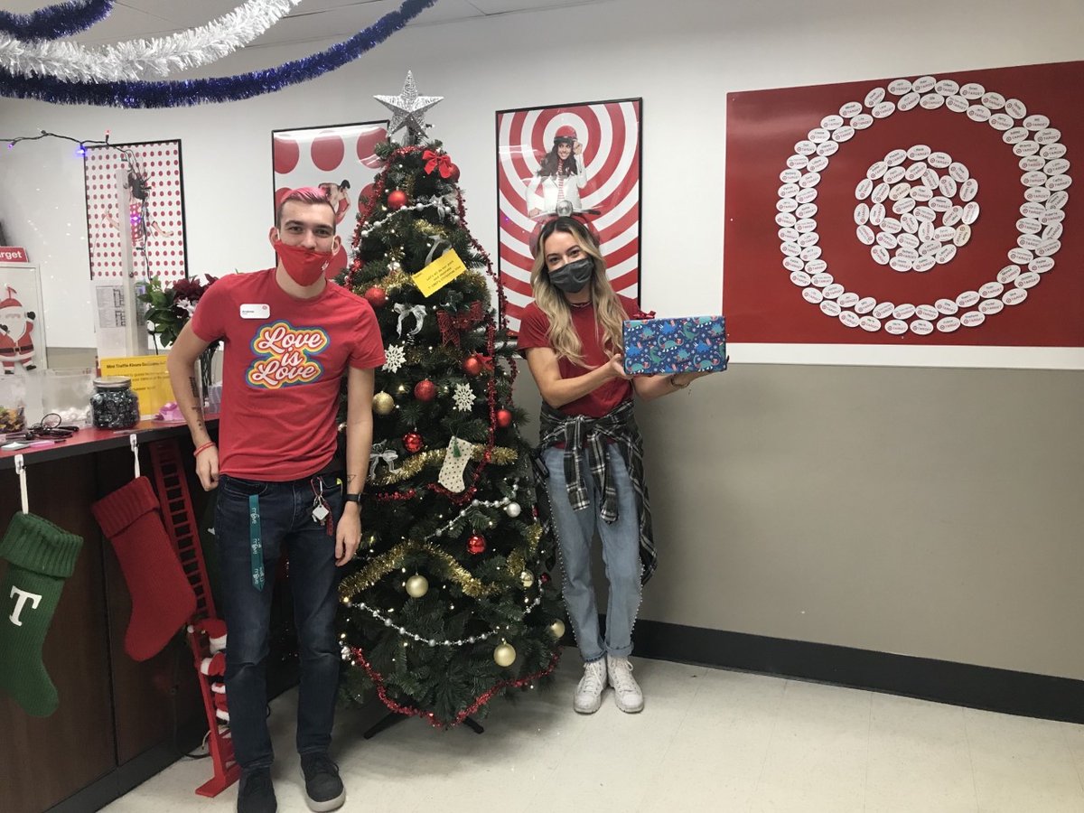 BriceMedcalf's tweet photo. #T1967 is so humbled to be able to give back to our local community! We are grateful to have #BoysandGirlsClubTampaBay as a partner to help make this a reality for deserving families!
#Target #TargetTrinity #TargetGivesBack https://t.co/iXXuDyFZhi
