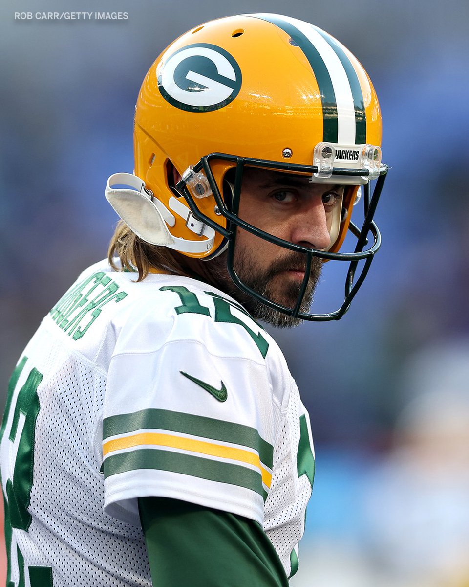Aaron Rodgers tied Brett Favre for most passing TDs in Packers history 🐐