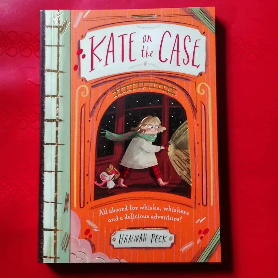 Follow hashtag #zoesMGchristmasbooks OR #zoeschristmasbooks for general for more recs. #kateonthecase #hannahpeck With a colourful cast of suspects and twists and turns this two-tone chapter book is perfect for early readers and reluctant readers
instagram.com/p/CXqfcdyAwf3/…