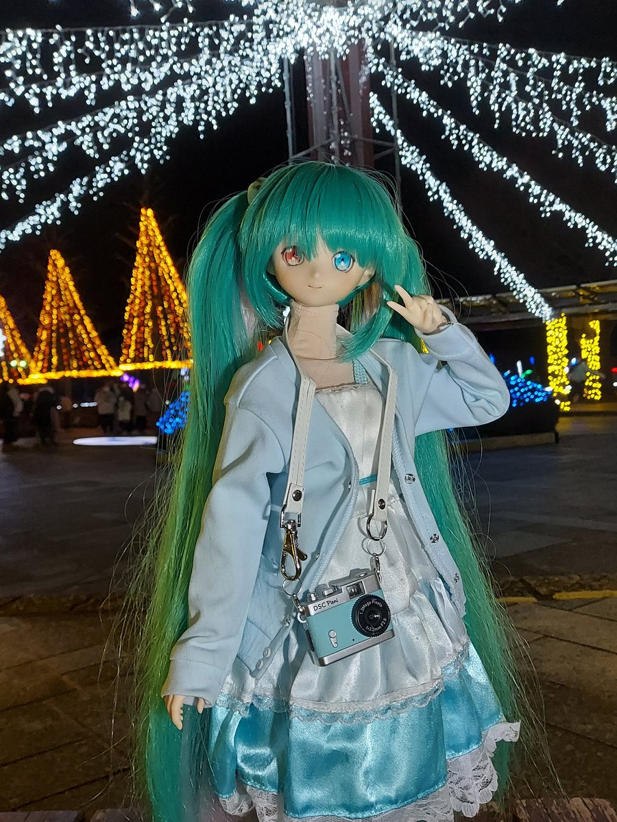 mache_39's tweet photo. #2021年お迎えしたドールを振り返ろうぜ
ボディチェンジも含めると実はうちのこ(ドール組)全員だったりする…

写真&amp;お迎え順に、( ()は愛称 )

マシェリ(シェリちゃんorシェリ姉)
アムール(アムちゃんorアム姉)
アヴリル(リル)
ネージュ(だいたいそのまま) https://t.co/K5SXvevsmD
