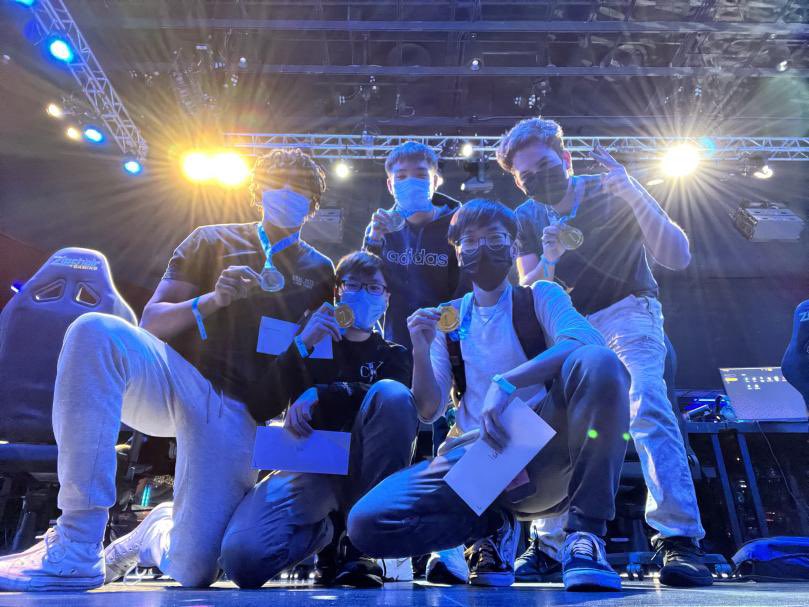 silverstatees's tweet photo. League of Legends:
🥇Chicken Butt
ren 
F5
Gorilla Breeder
kurokori
egu

🥈Second Place
eeean
Granen
YamiKishi777
Icysheep
Mochigang https://t.co/KL08Zae93f