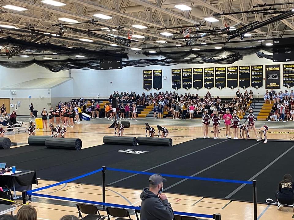 MorrisCheer's tweet image. So proud of our girls! Both teams had great performances today but the best part is they didn’t even hesitate to lend a helping hand today at Joliet West! #sportsmanship