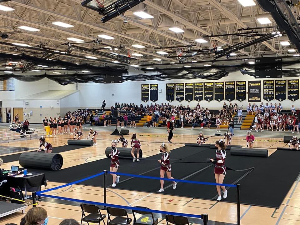 MorrisCheer's tweet image. So proud of our girls! Both teams had great performances today but the best part is they didn’t even hesitate to lend a helping hand today at Joliet West! #sportsmanship