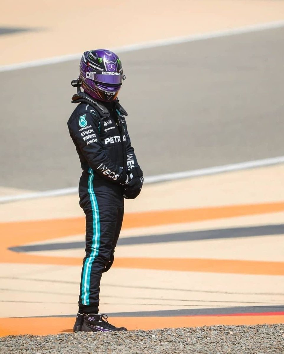 lxhamilton44's tweet photo. This is going to be Lewis next year waiting on the rest of the grid to finish the race!! Permanent Hammer Time yall ✊🏽4️⃣4️⃣ @LewisHamilton @_the44 https://t.co/D2swGHmdnl