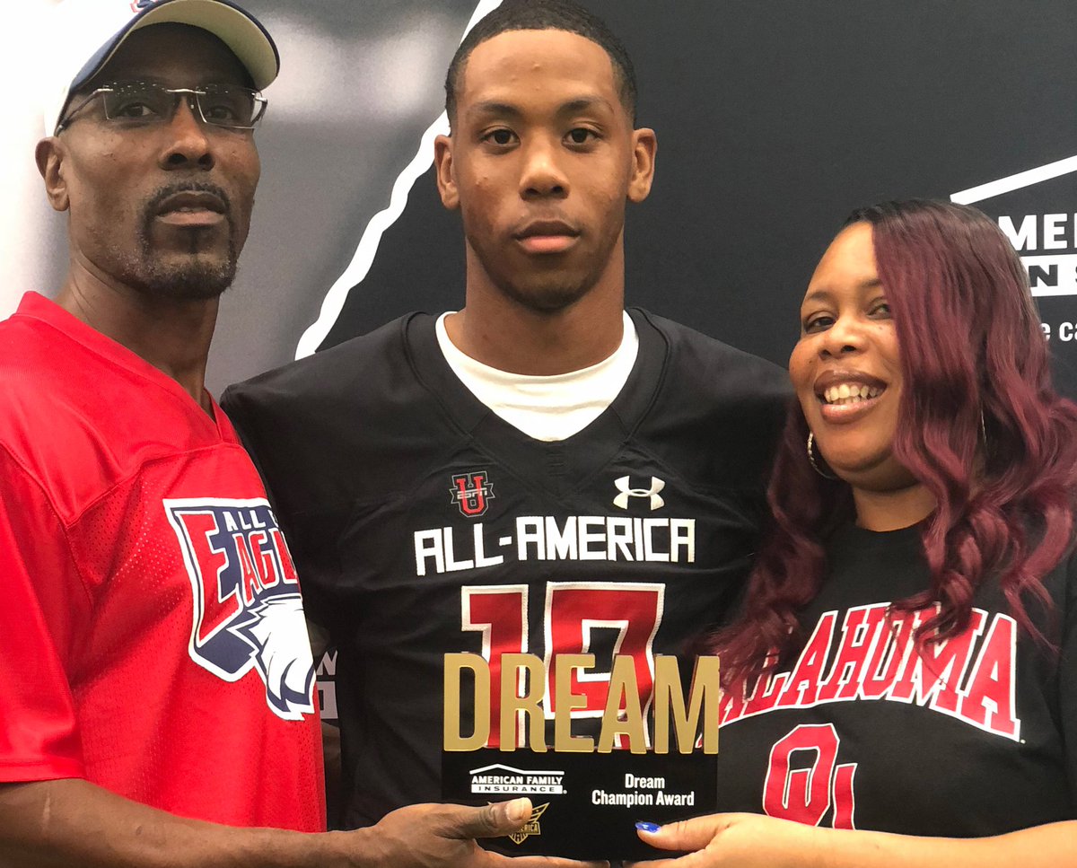 jiminarlington's tweet photo. @_TheoWeaseJr Seems just like yesterday. So glad to hear youโre staying ! ๐ฅฒGod bless the Wease family. #NewWave19 #BoomerSooner #TWeasey https://t.co/5fNSGGUHND