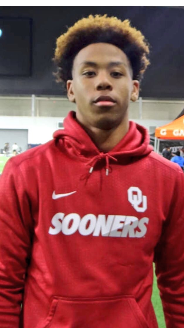 jiminarlington's tweet photo. @_TheoWeaseJr Seems just like yesterday. So glad to hear youโre staying ! ๐ฅฒGod bless the Wease family. #NewWave19 #BoomerSooner #TWeasey https://t.co/5fNSGGUHND