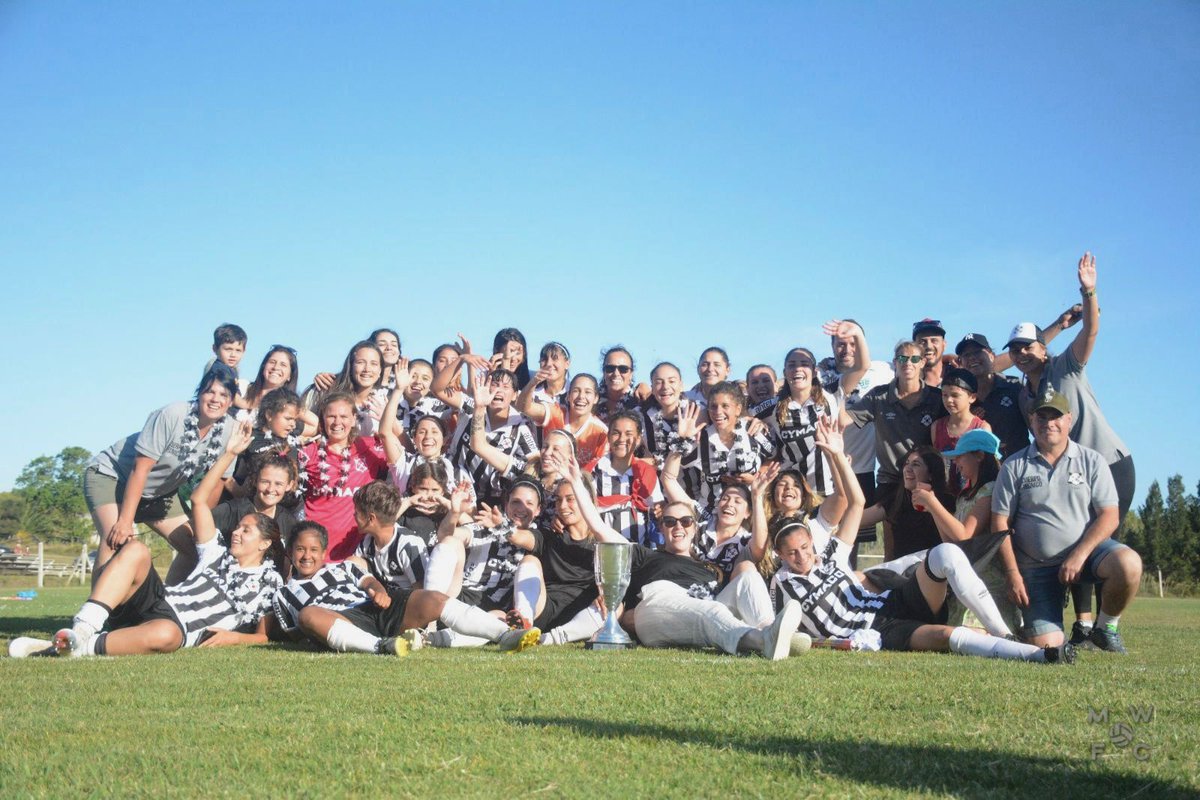 mwfc_oficial's tweet photo. 𝐋𝐚 𝐜𝐨𝐩𝐚 𝐲𝐚 𝐞𝐬𝐭𝐚́ 𝐞𝐧 𝐞𝐥 𝐏𝐫𝐚𝐝𝐨 🏆 https://t.co/C2d1SBmvPu