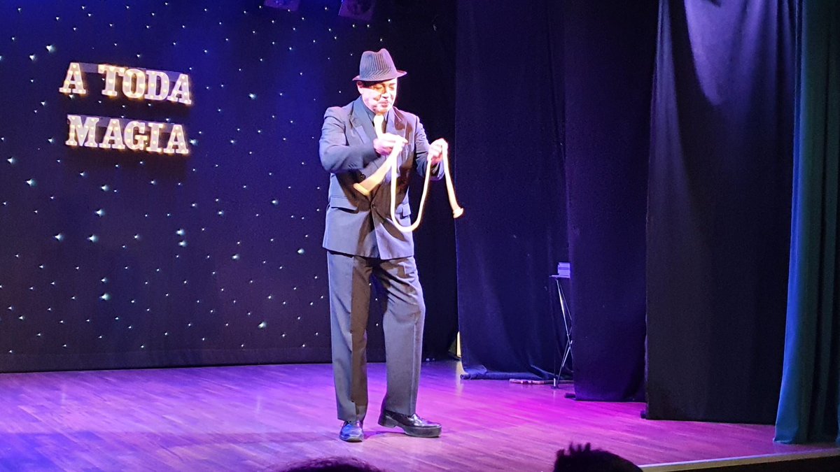 Ferki, Thao, Camina, Ángel Lucas...
Show, historias, diversión, sorpresa. Así ha sido parte de la gala homenaje a Luis Allende en <a href="/atodamagia/">Atodamagia</a>