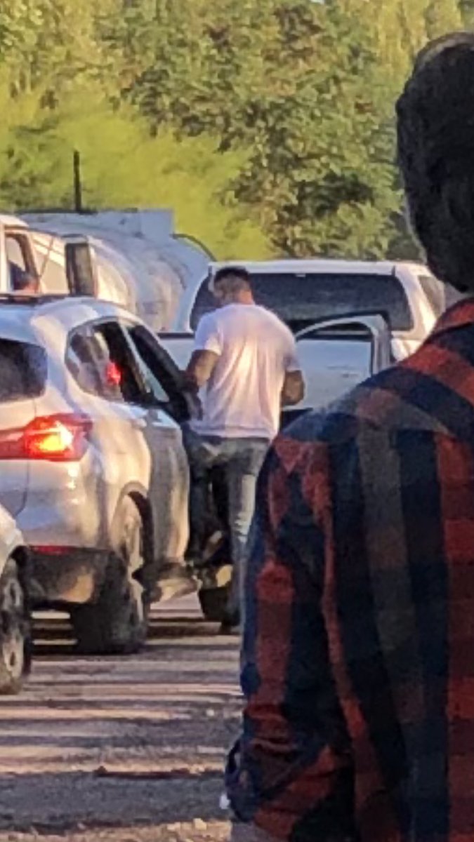 Esta es la camioneta de los asesinos Francisco Garcia y Ramiro Agustin Gutierrez, patente AA873IK, se encuentran prófugos. Difundir y que se haga justicia por Facundo!!