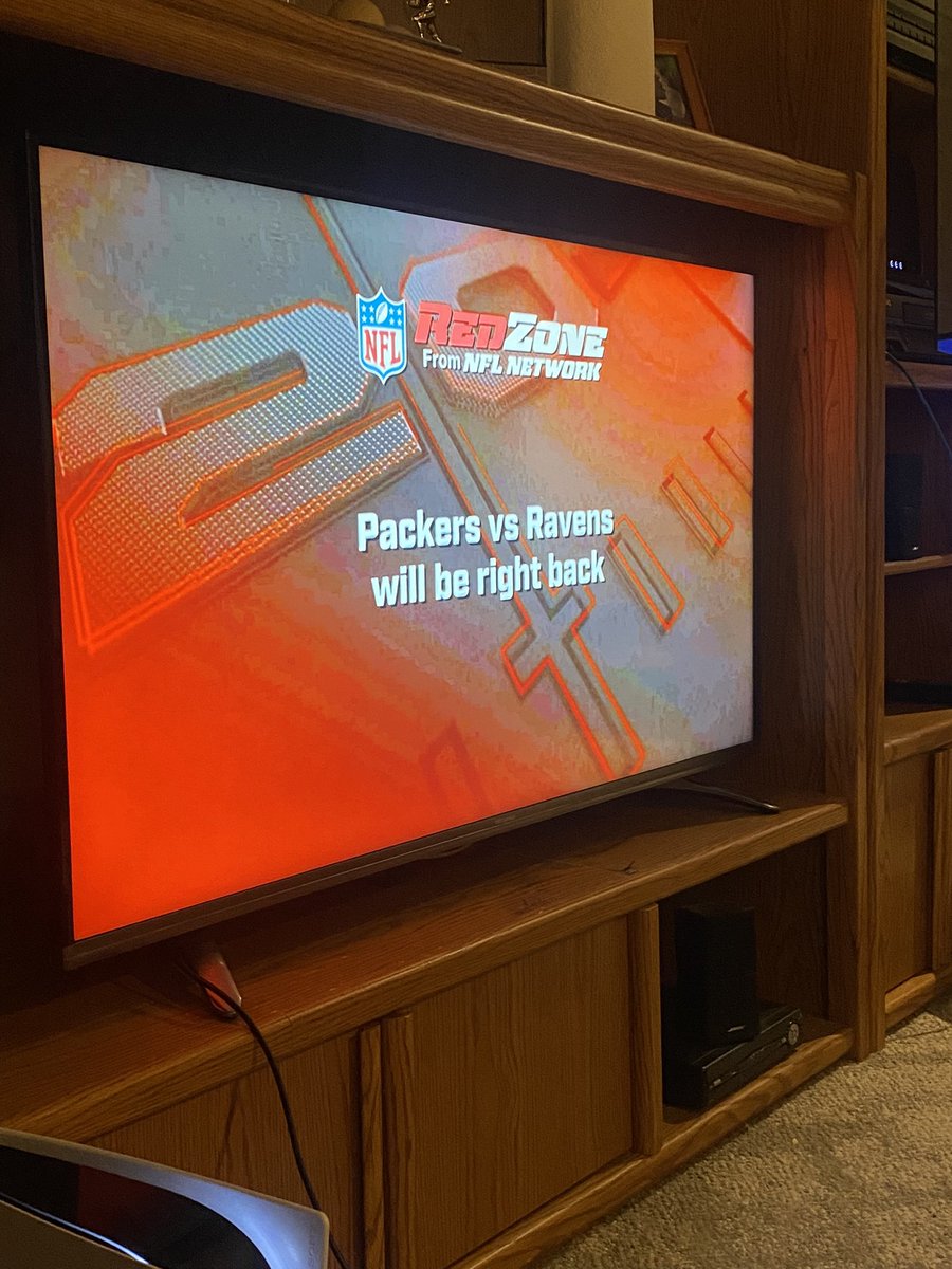 JPLambert10's tweet photo. Wtf is this?? #NFLRedZone https://t.co/N7lCOwOiSJ