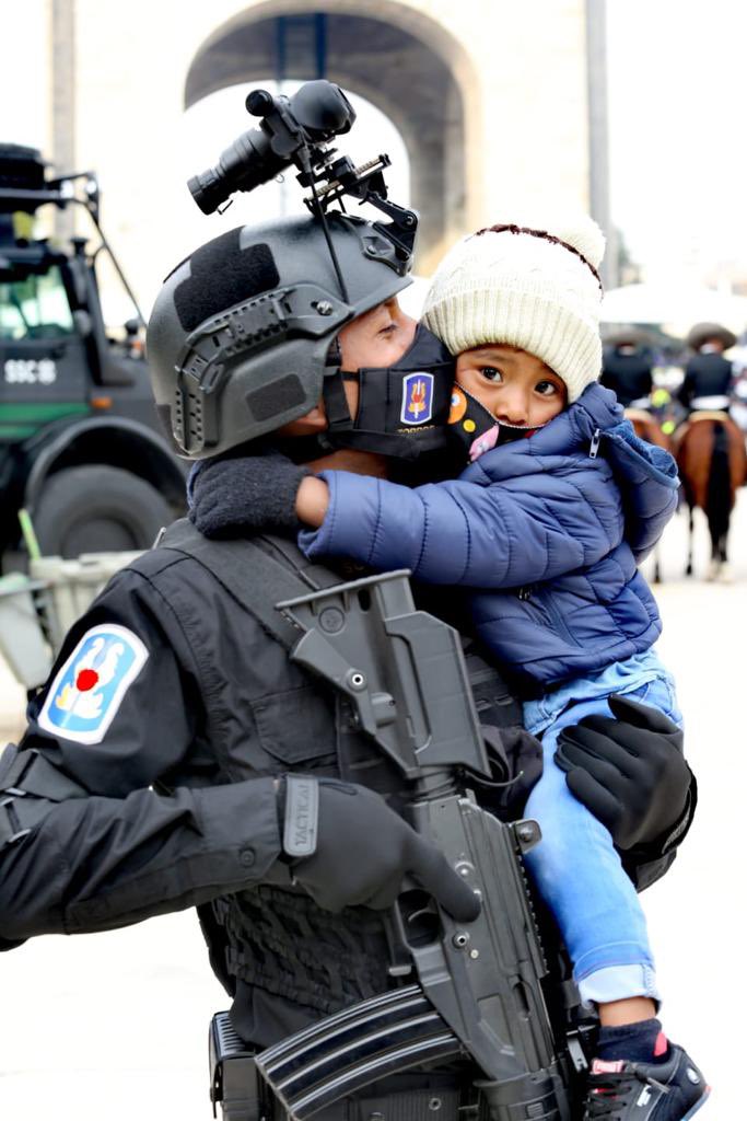 OHarfuch's tweet photo. Todos los días trabajaremos para que nuestra Ciudad de México tenga una mejor Policía, con integridad y mejores condiciones laborales  para personas realmente entregadas al mejor trabajo del mundo; servir a los demás! https://t.co/PsVAmLIqJ3