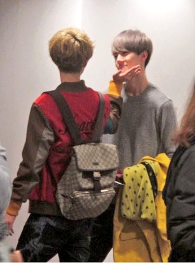 Amazinglu2's tweet photo. Happy HunHan day🧡🧡🧡🧡🧡
#HunHan1220 #HappyHunhanDay #HunHanDay #HunHanForever #HunHan #Selu https://t.co/CqyLAzqqBO