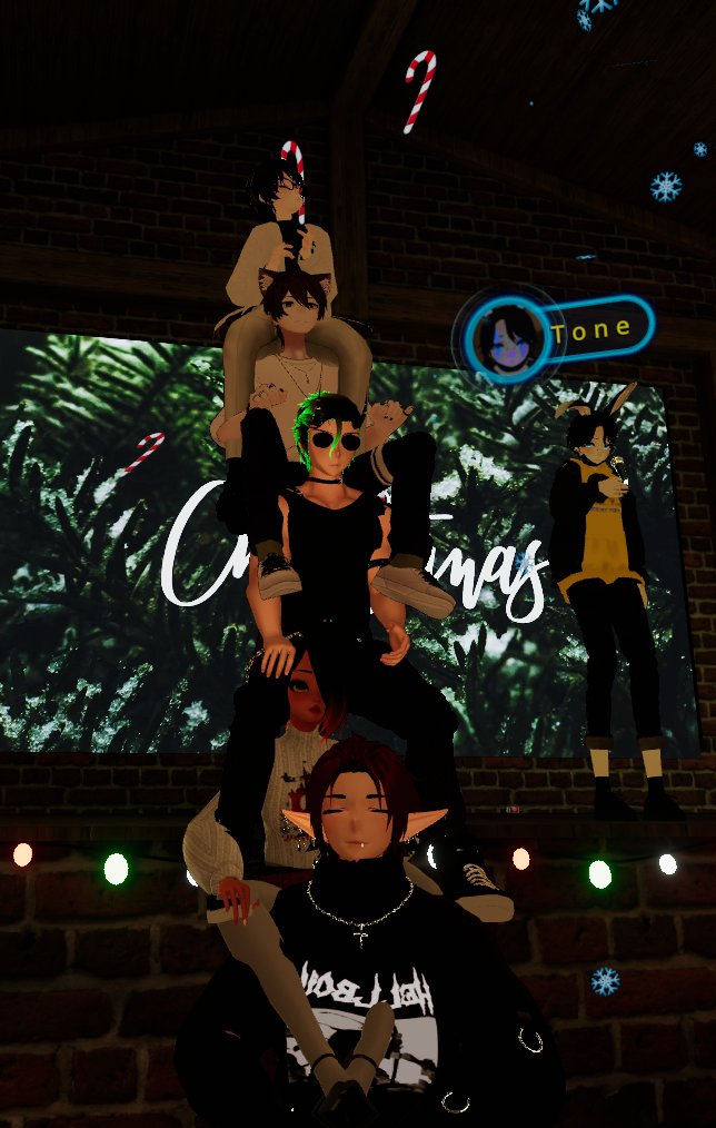 Sqwizzix's tweet photo. Had a lot of fun listening to the homies sing and perform for the Jingle Bell Jam! It was a lot of fun to support them and dance with everyone. These are the moments that make VR special! You guys did great! :3 https://t.co/HinqPeebQ9
