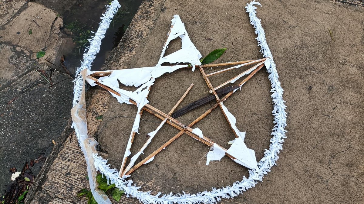 DaraWorld84's tweet image. Sipalay City is one of the most badly hit LGUs in Negros Occidental by Typhoon Odette. 
-NO Electricity 
-mobile signal is limited
-water lines are destroyed
-livestock and crops were severely affected
-barangay roads are mostly blocked.

#SipalayNeedsHelp TOO!