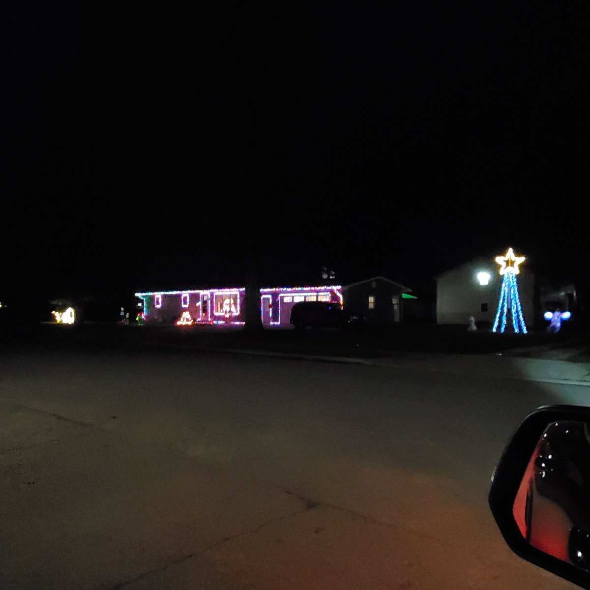 davekaup10's tweet photo. Congratulations to the 2021 Christmas light decorating contest,  the Mayor has made his decisions. 
1st Place 
Terry &amp; Mary Hummel on John st
2nd  
Marty &amp; Jaymi Stammen on Flaler rd 
3rd 
Mike and Cathy Laux on Washington st 
Merry Christmas everyone https://t.co/BGNwLxomVF