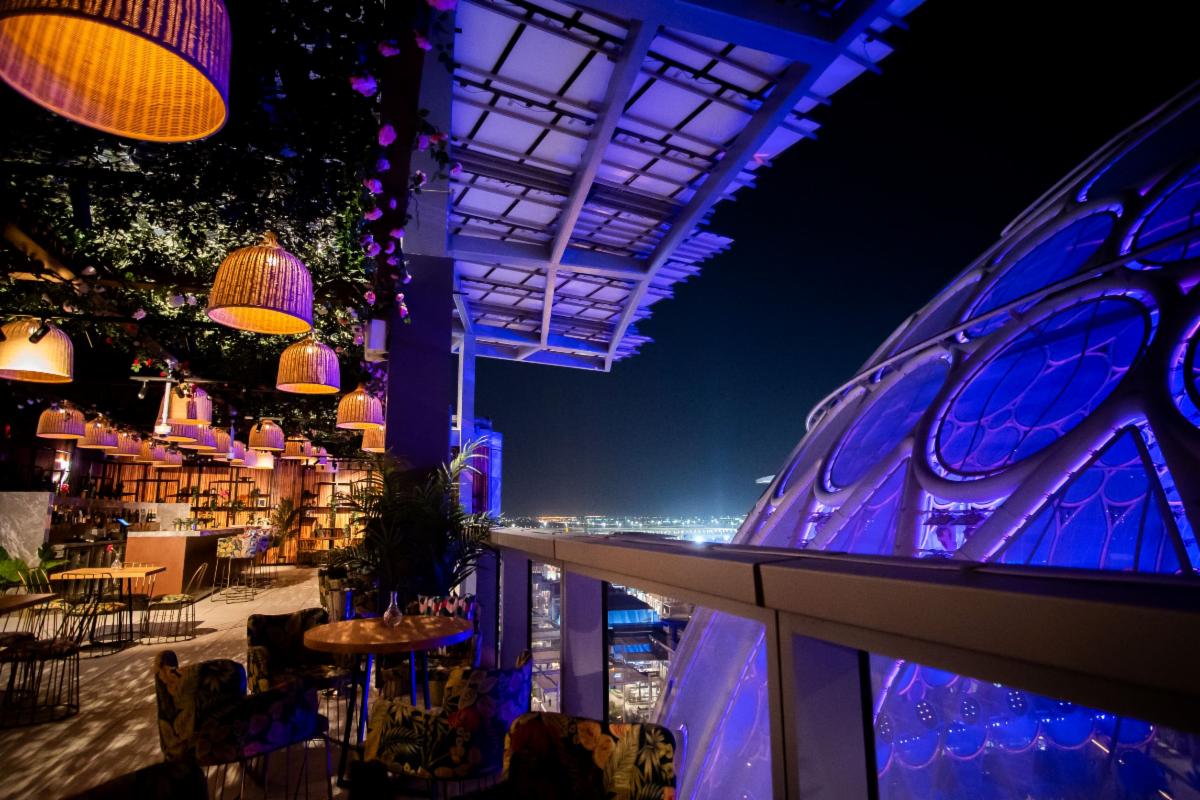 African_LC's tweet photo. #Dine by #night – #freeentry to Expo 2020 #Dubai 🇦🇪🌍

Click Here For More Info:
https://t.co/ZKliIUcCQo 

Follow Us @AfricanLM 

#Africa #African #Expo #DubaiExpo2020 #UAE #UAE50 #Free #Tickets https://t.co/gL6uveCJWs
