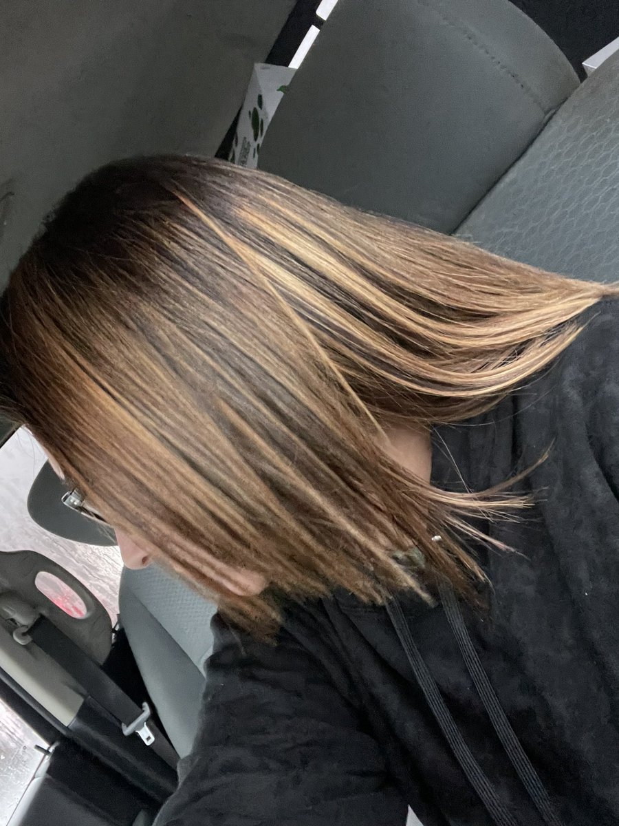 jblisss95's tweet photo. Spoilt myself yesterday and got my hair done for the first time in a few years and I’m so happy with it 😍😍. https://t.co/JCwsR65Pol