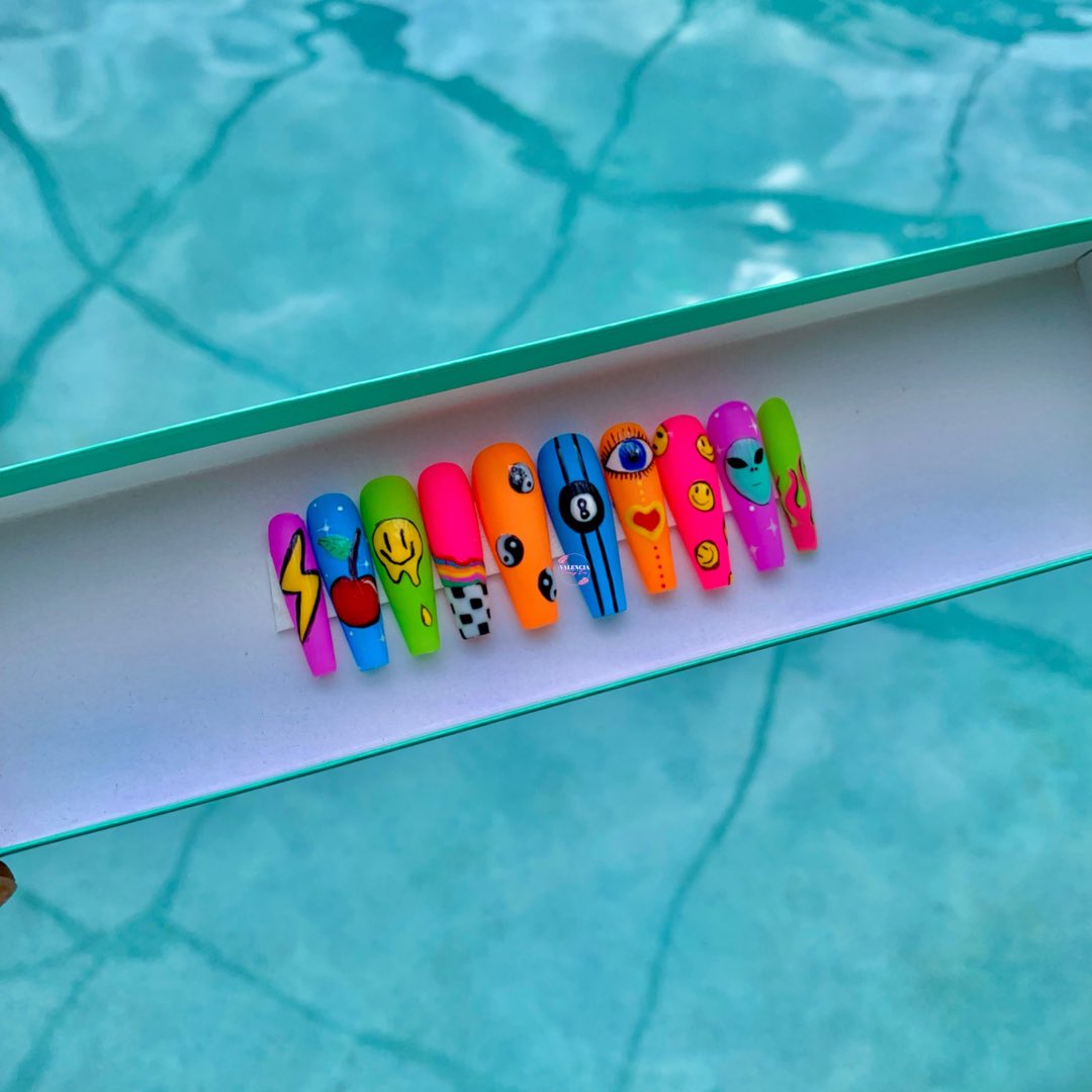 vbb_nails's tweet photo. 😝✨Mix It Up Set! My lordt you cant miss this one! Order your own set at https://t.co/NktV6H9ce1! Use code NAILEDIT10 for 10% off your purchase. #nailart #nails #colorfulnails #customers #beauty https://t.co/QG8riN21kI