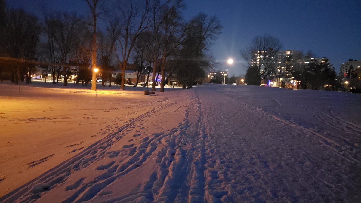 The trail is not quite ready yet but the sunset in the west and the moon rising in the east made for a spectacular late day ski. <a href="/NCC_CCN/">National Capital Commission</a> <a href="/BritanniaTrail/">Britannia Winter Trail</a> #bringonwinter22 #ncc #xcski