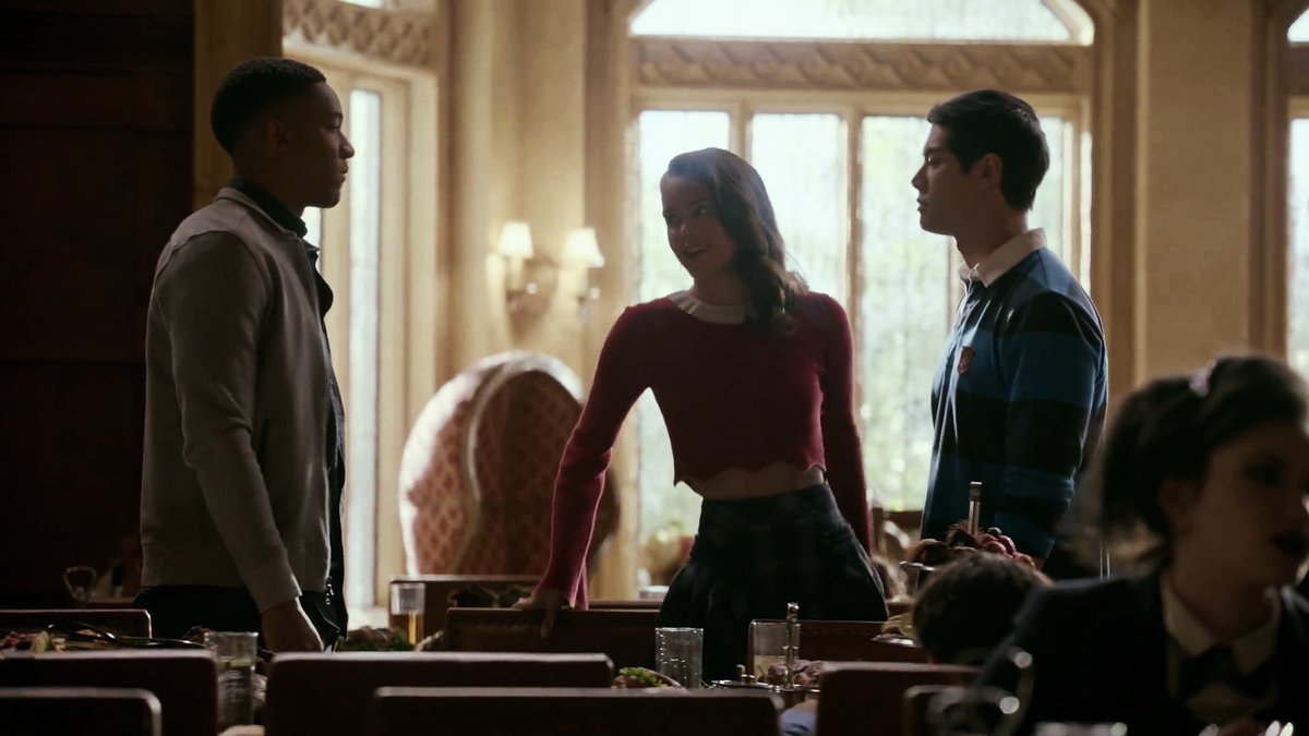 lcvejos_'s tweet photo. my favourite josie outfits from each season https://t.co/rIKYcLa3S3