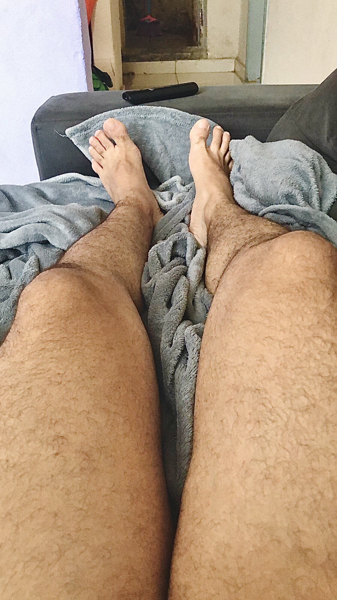 FFxfag's tweet photo. Who's going to worship these perfect size 10,5's?
#findommaster #maledom #malefeet #alpha #footslave https://t.co/HFsqjUN8Hz