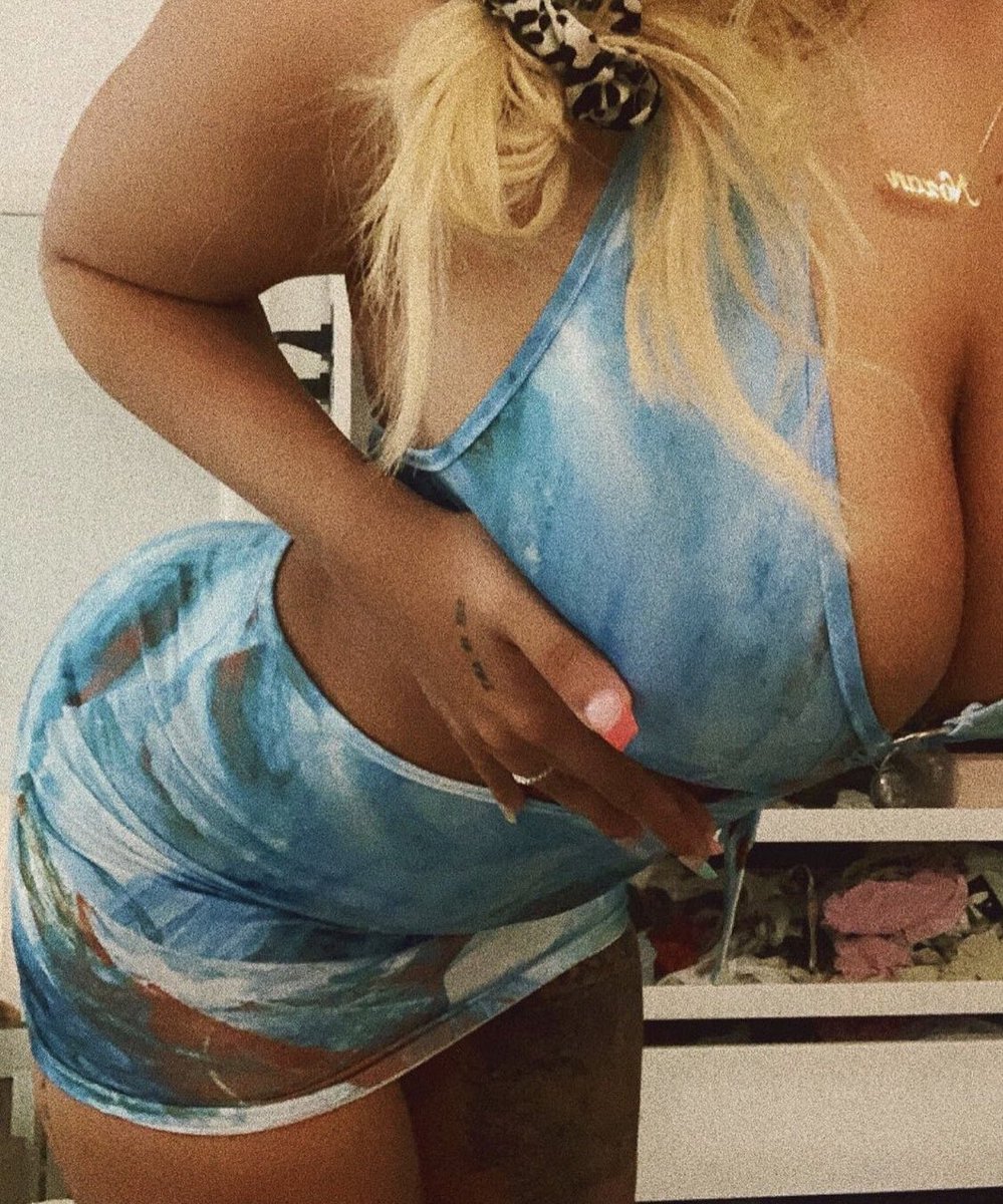 xnozvy's tweet photo. hiii! not new to nsfw twt

- she/her
- 20
- 5’5
- bi
- soft and hard kinks 🥺
↻ &amp; ♡ and let’s be moots! https://t.co/fnZVXzJ3ay